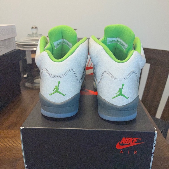 Air Jordan 5 | Big Kids | Size 7Y - Picture 4 of 6